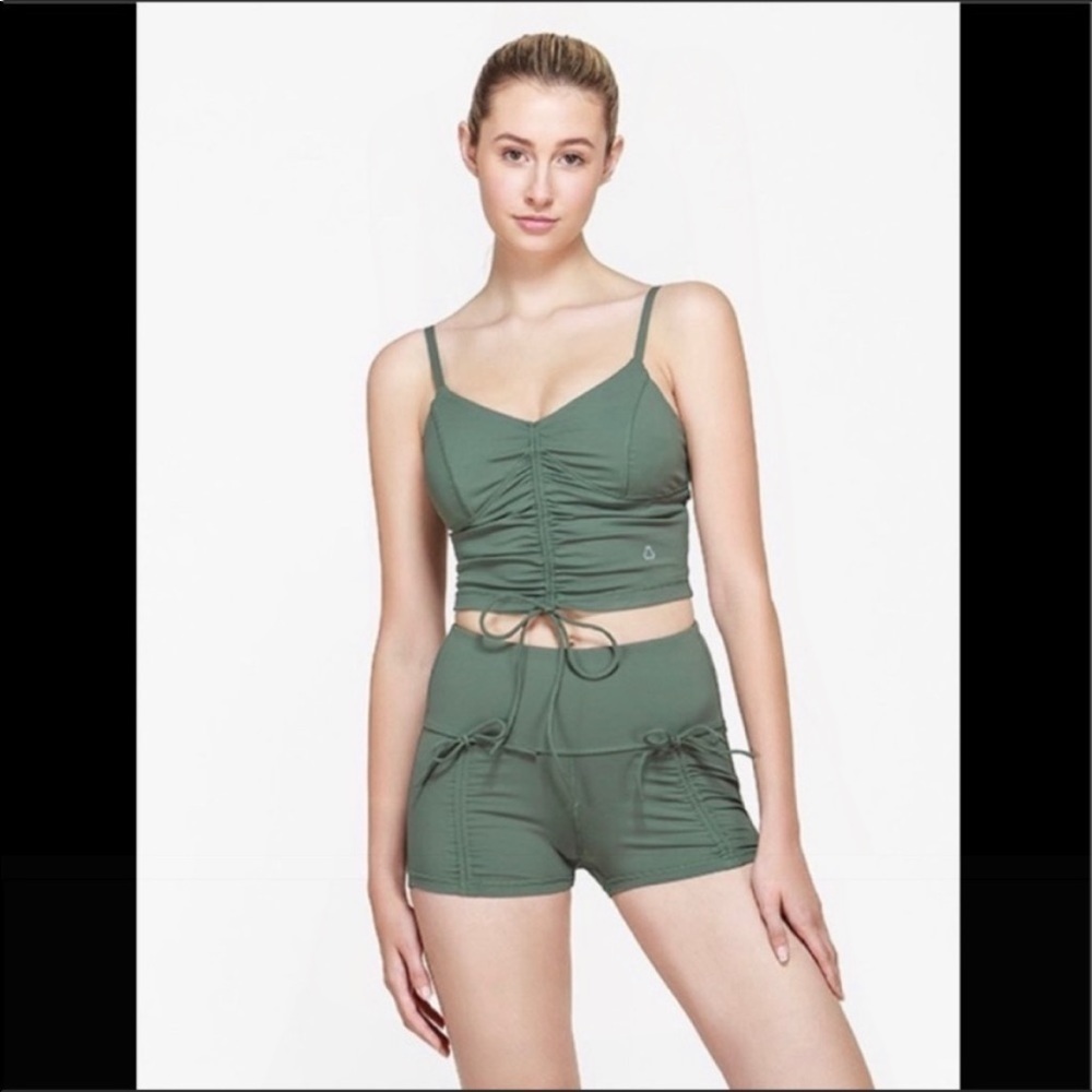 Titika Active Couture Sandy Short in Green Size 12